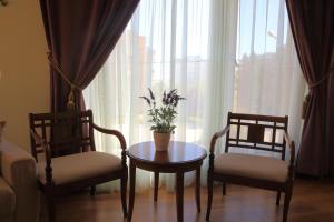 Boutique Vila White Duchess