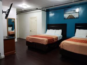 Standard Double Queen Room room in Crenshaw Inn Motel