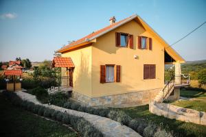Коттедж Vila Krila Lisović Сербiя