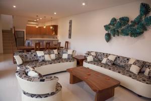 Pineapple Villa 200 mtrs from Sanur beach