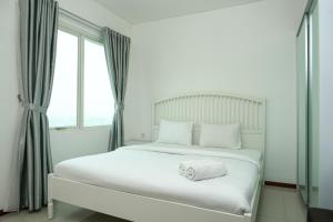 Nice 1BR Apartment at Thamrin Residence By Travelio