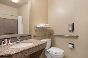 Baymont by Wyndham Clute Lake Jackson