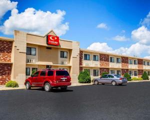 Econo Lodge Inn & Suites