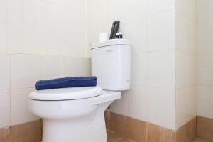 New Studio at Bassura City Apartment near Shopping Mall By Travelio