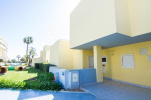 Two-Bedroom Apartment room in Akisol Lagos Mar II