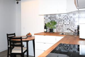 Appartements ROGERIO en PLEIN CENTRE DE L'ISLE SUR SORGUE : Appartement