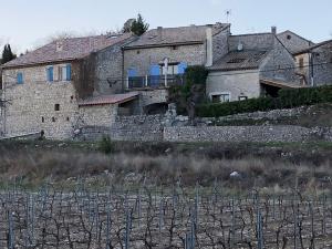 Maisons de vacances La petite maison en pierres : photos des chambres