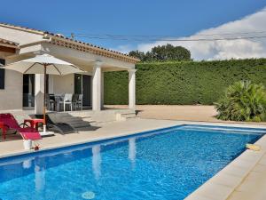 Ferienhaus Detached Villa in Cairanne Provence with Private Pool Cairanne Frankreich