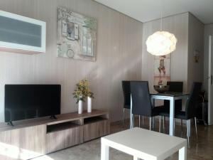 Appartements APPARTEMENT F3 IMPECABLE PLEIN SOLEIL, DANS AMELIE LES BAINS CENTRE VILLAGE : photos des chambres