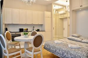 Tresor Barska Apartments