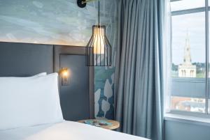 Privilege King Room with Panoramic City View room in Mercure Bedford Centre Hotel