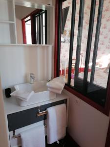 B&B / Chambres d'hotes CHATEAU DE CHAVANNES : photos des chambres