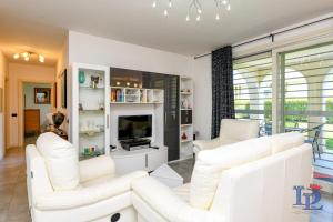 Beas House, Sirmione with Private Garden and shared Pool DesenzanoLoft Official Partner Homes & Villas by Marriott Bonvoy