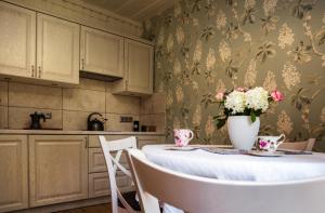 Ayur Garden - Franciscus Van de Logt