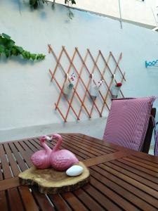 Pomegranate apartment