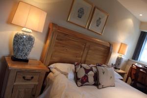 Deluxe Double Room with Bath room in The Spread Eagle