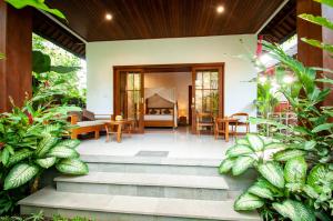 Flamboyant Villa Ubud