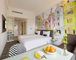 YELLO Hotel Harmoni