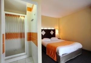 Hotels Comfort Hotel Saintes : Chambre Double Supérieure