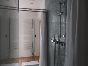 B&B / Chambres d'hotes Une maison en ville, Hyper Centre ville, Spa : photos des chambres