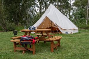 Bungalo Sleeps-6 lakeside bell tent - Suffolk Sudbury Suurbritannia