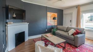 Cozy 2BR Home near Roosevelt Row by WanderJaunt in Phoenix