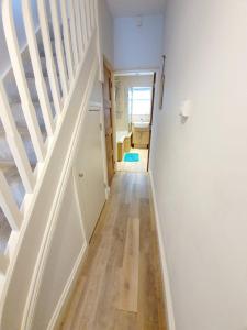 Beautiful 3 Bedroom House at the Sea Front - Amazing Location