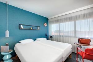 Hotels Hotel ibis Styles Clermont-Ferrand Gare : Chambre Lits Jumeaux Standard