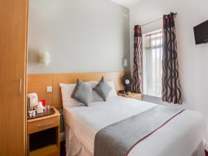 Standard Double Room room in OYO London Guest House