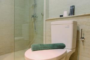 Wonderful 2BR at Gold Coast Apartment Pantai Indah Kapuk By Travelio