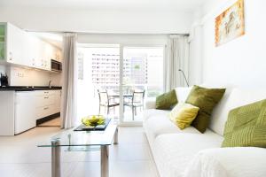 Hotel Apartamento PYR Fuengirola private sunny pool side
