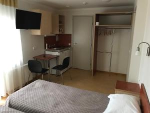 Twin Room with Kitchenette room in Hommiku Guesthouse