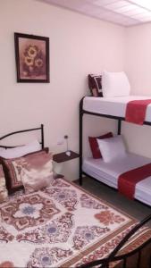 Flor de Katty Hostel Airport