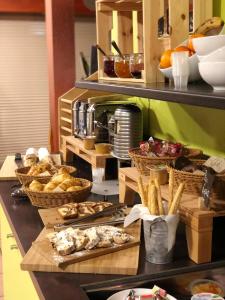 Hotels Hotel Arc-En-Ciel Colmar Contact Hotel : photos des chambres