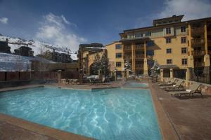 Studio Apartment room in Sundial B213
