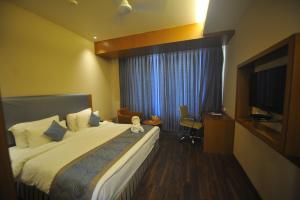Pipul Padmaja Premium Hotel