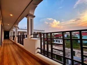 Golden Bakong Boutique