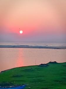 SURF & SAND Hotel Arugambay