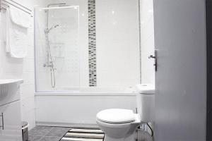 Lewis Apartment in the Heart of the Northern Quarter sleeps up to 12