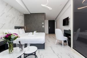 Crystal villas & suites