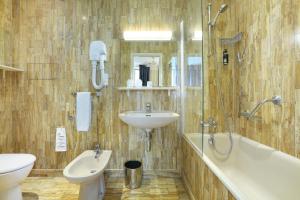 Hotels Hotel du College de France : photos des chambres