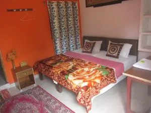 Kedar Guest House -Feel At Home - فاراناسي