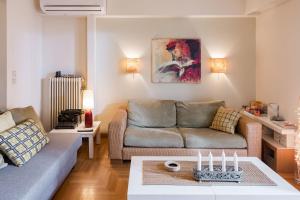 Stylish flat with veranda in the heart of Athens
