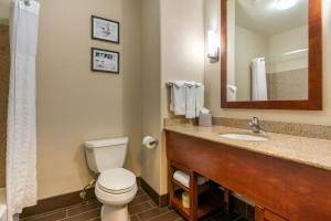 Queen Suite with Two Queen Beds - Non-Smoking room in Comfort Inn & Suites Galt – Lodi North