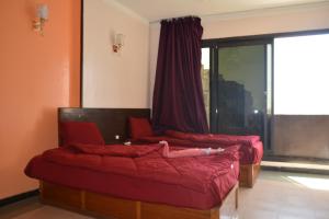 Double Room with Shared Bathroom room in Oasis Hotel Downtown