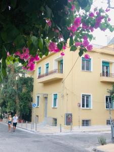Troon of Athens Apartments