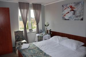 2 star Отель Restauracja Hotel Kassandra Вжесня Польша