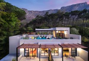 28 Bridle Road, Oranjezicht, Cape Town, 8001, South Africa.