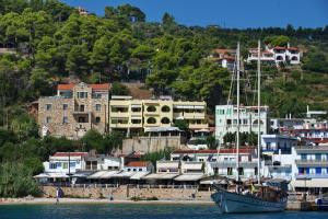 Haravgi Hotel Alonissos Greece