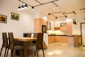 Damen Subang by Widebed